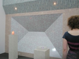 Zilvino Landzbergo instaliacija Lisa Frieze galerijos Fon Welters is Amsterdamo stende