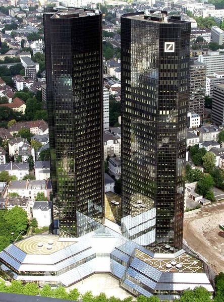 "Deutsche Bank" dangoraižių kompleksas Frankfurte prie Maino, Vokietija.