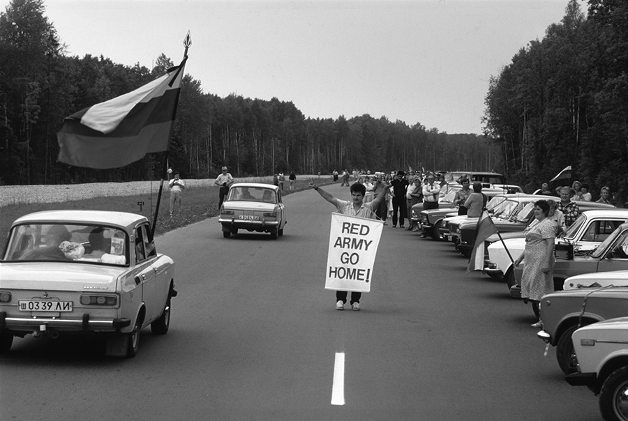 1989-08-23. Baltijos kelias
