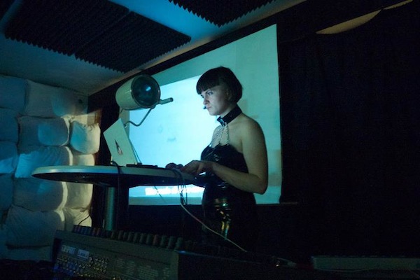 PER.FORM_during FREE PARTY in Fluxus Ministerija_2011