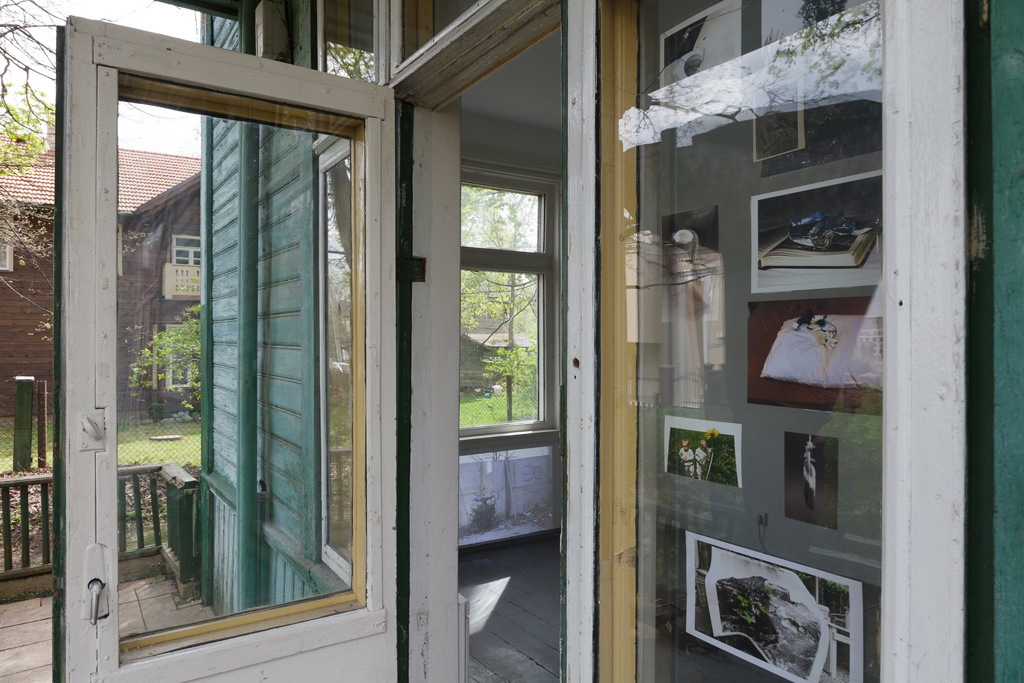 Installation view Naomi Souwen b